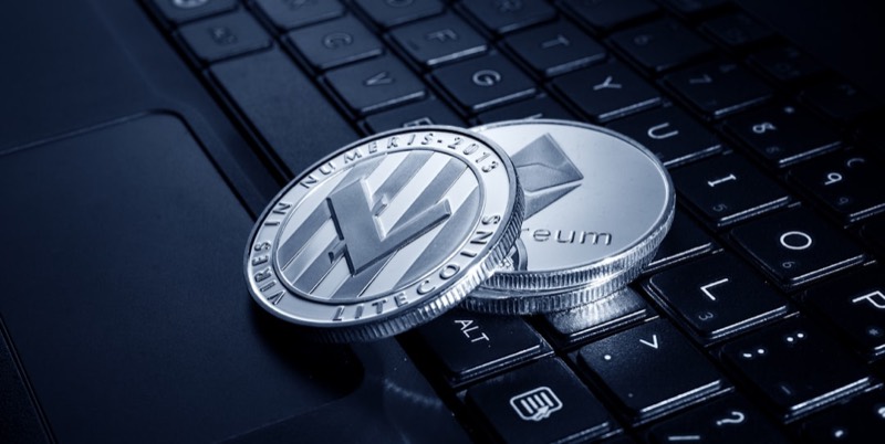 Monero vs Zcash Shielded Transactions: A Comparative Analysis for Enhanced Privacy in Tumbler Context